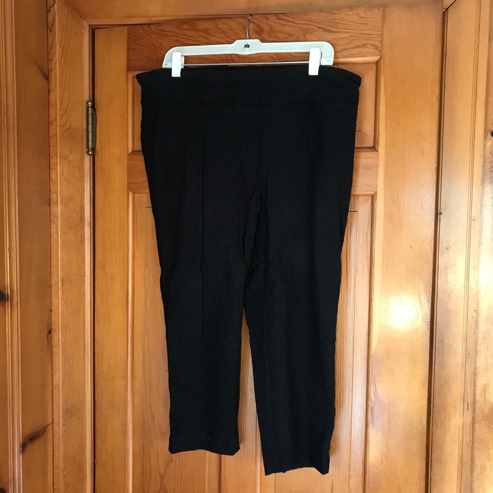 Alfani Black Cropped Pants with Slim Fit and Stretchy Material, Size 14W